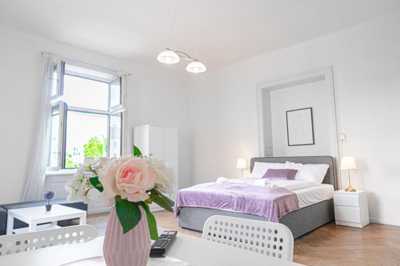 Cozy 2Br Apt. Near Akh Hospital-Ideal For Longstay Виена Екстериор снимка