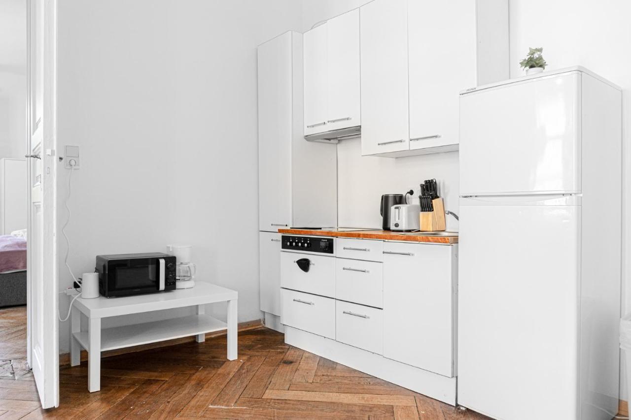 Cozy 2Br Apt. Near Akh Hospital-Ideal For Longstay Виена Екстериор снимка